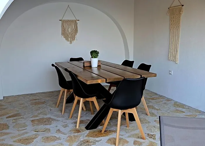 Rouga Villa *