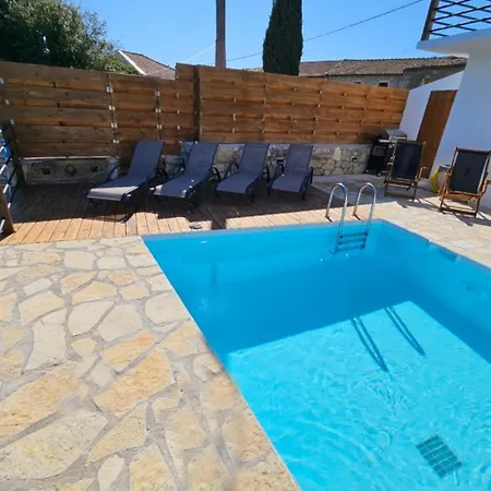 Rouga * Spanokhórion